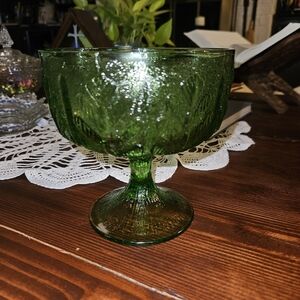 1978 FTD green pedestal dish